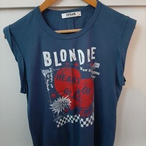 LETLUV Blondie Graphic Tee - Blue with Red Print